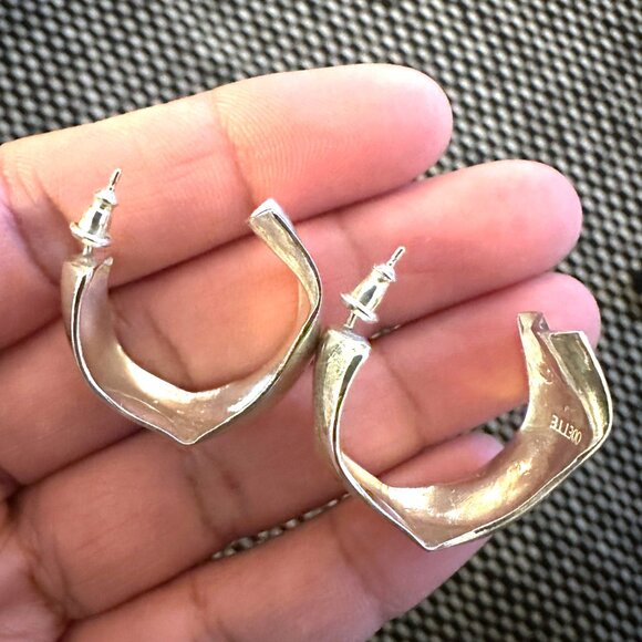 Odette NYC brand Wavy Hoop Earrings - Medium - Picture 4 of 4